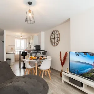 Appartement Coeur De Marseille, Au Calme, T3, By Sam, Marseille
